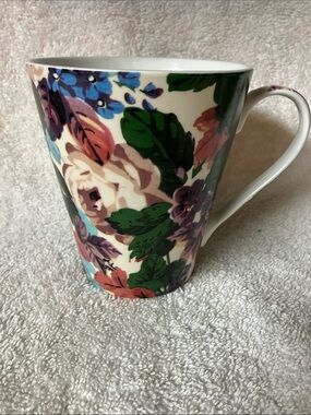V & A Welbeck Rose Patterned  Bone China Mug